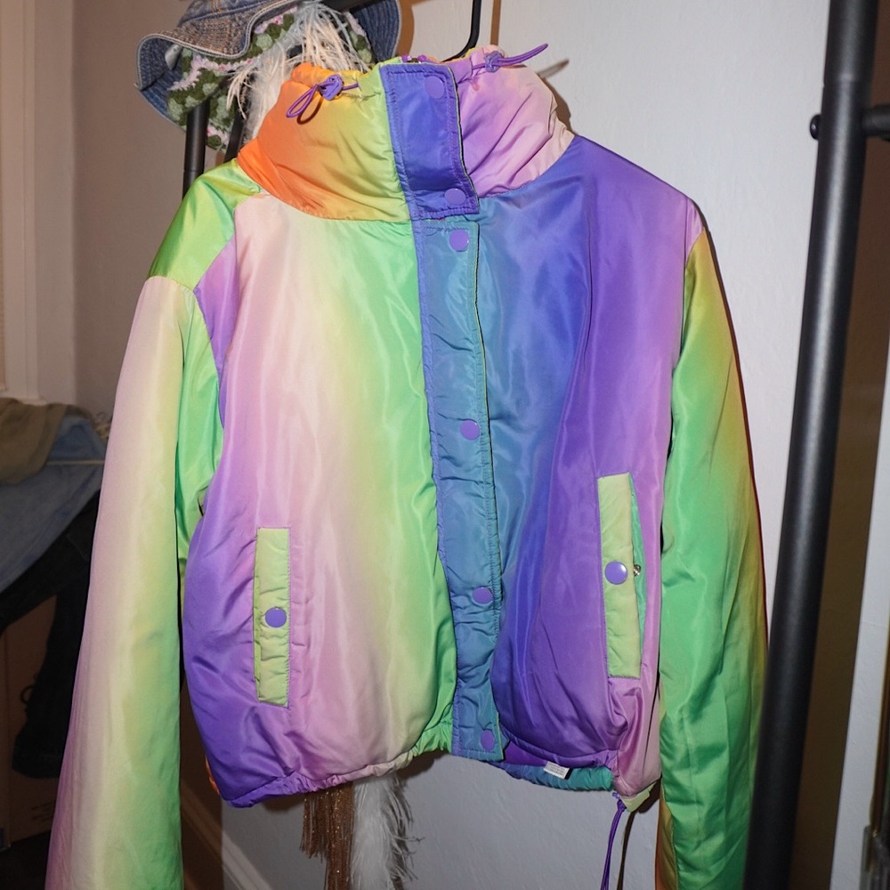 BDG Isla Lightweight Funnel Neck Puffer Jacket in Multi-color sz Medium